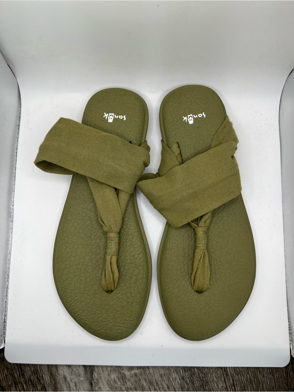 Women’s Sanuk Sandals Size 8